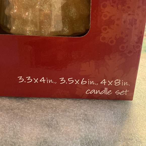 3pc Christmas Tree w/ built in 4 hr. Timer  LED light - Picture 4 of 7